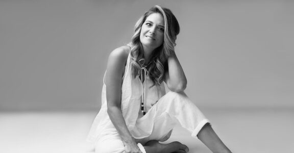 Mise en avant de la beauté de la femme à travers un shooting portrait ou grossesse